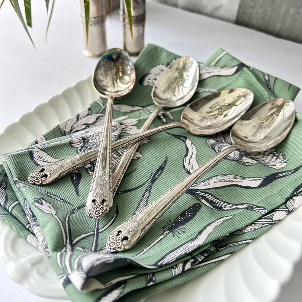 🌴Elegant VTG Monogrammed “R” 1937-59 Oval Table Silverplated Spoon | Set of 4
